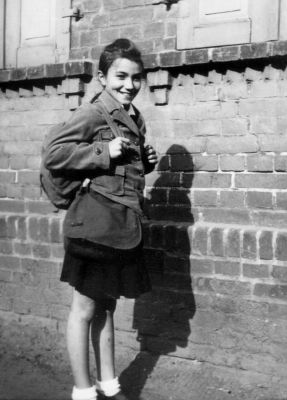 Brigitte Reimann in Jungmädel-Kluft, 1943/44 (Foto: Literaturzentrum Neubrandenburg)