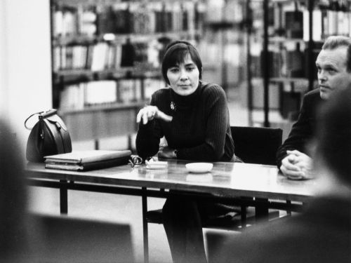 Lesung am 04.03.67 in der neuen Bibliothek in Neubrandenburg (Foto: Hans Wotin, Literaturzentrum Neubrandenburg)